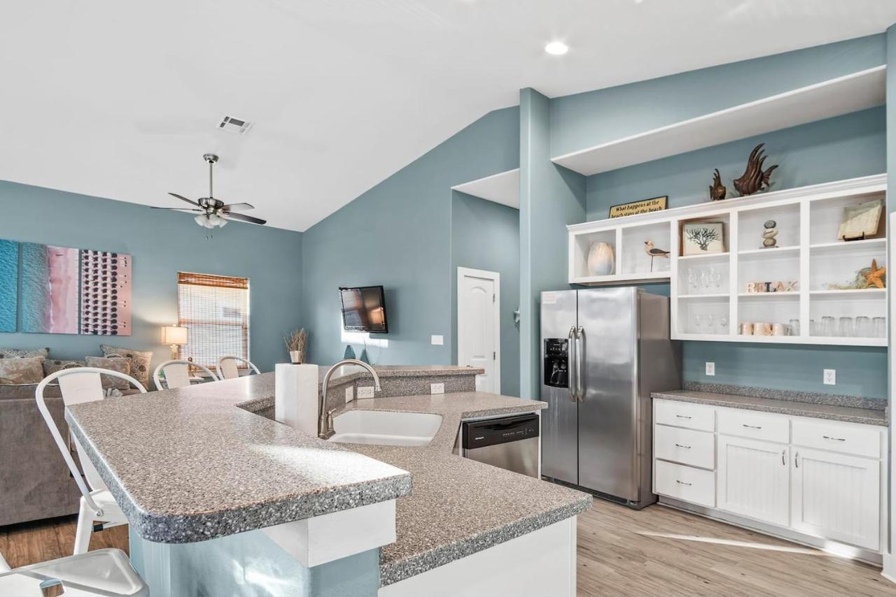 New 5 Bdrm W/Pool, Observation Deck Walk To Beach! Port Aransas Bagian luar foto