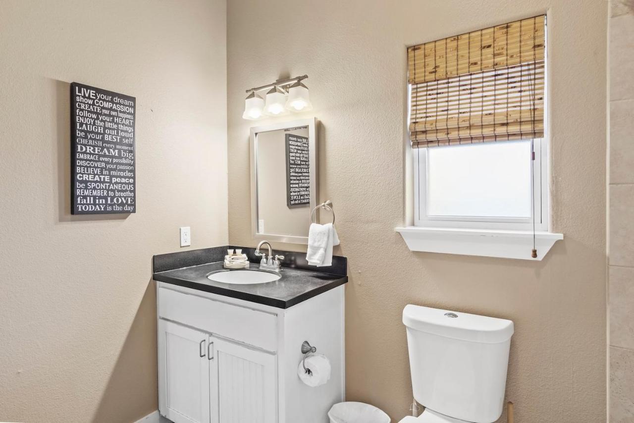 New 5 Bdrm W/Pool, Observation Deck Walk To Beach! Port Aransas Bagian luar foto