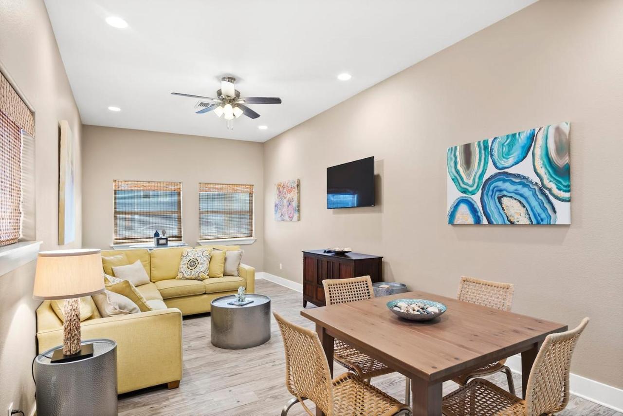 New 5 Bdrm W/Pool, Observation Deck Walk To Beach! Port Aransas Bagian luar foto